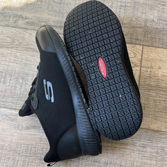SOLD SOLD SOLD 👟Skechers 👟WORK Wide Fit Slip Resistant Slip On SneakersSize 8 - Picture 7 of 10